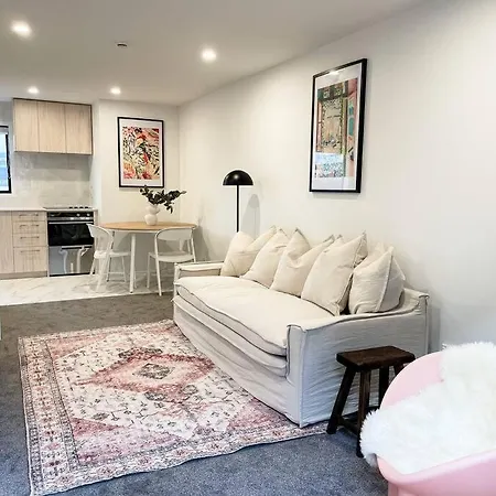 Chic City Centre Townhouse
